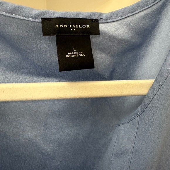 Ann Taylor Blouse - Picture 2 of 2